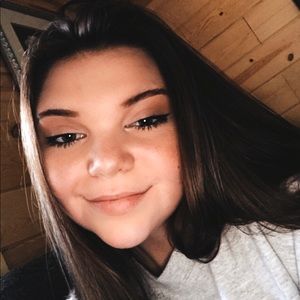 Meet your Posher, Lydia